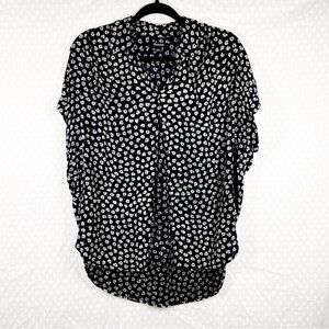 Madewell Black‎ White Floral Button Front Hi Low Top